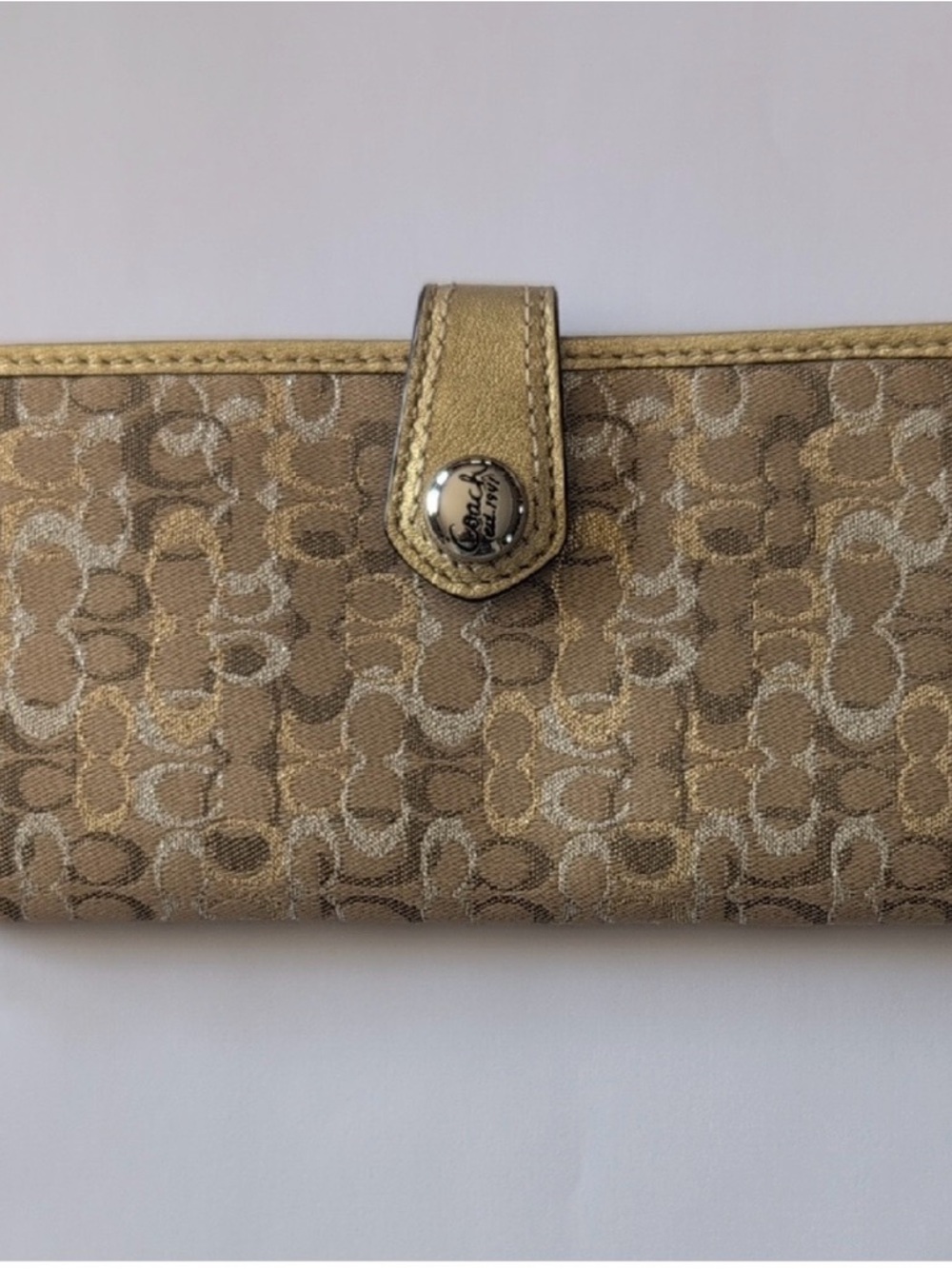 ✨✨Coach Signature Lurex Slim Snap Wallet ✨✨